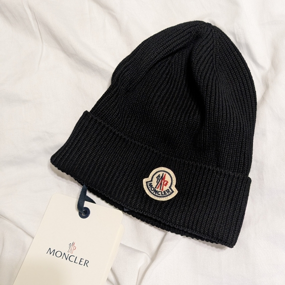 Moncler Black Wool Beanie - Picture 5 of 7